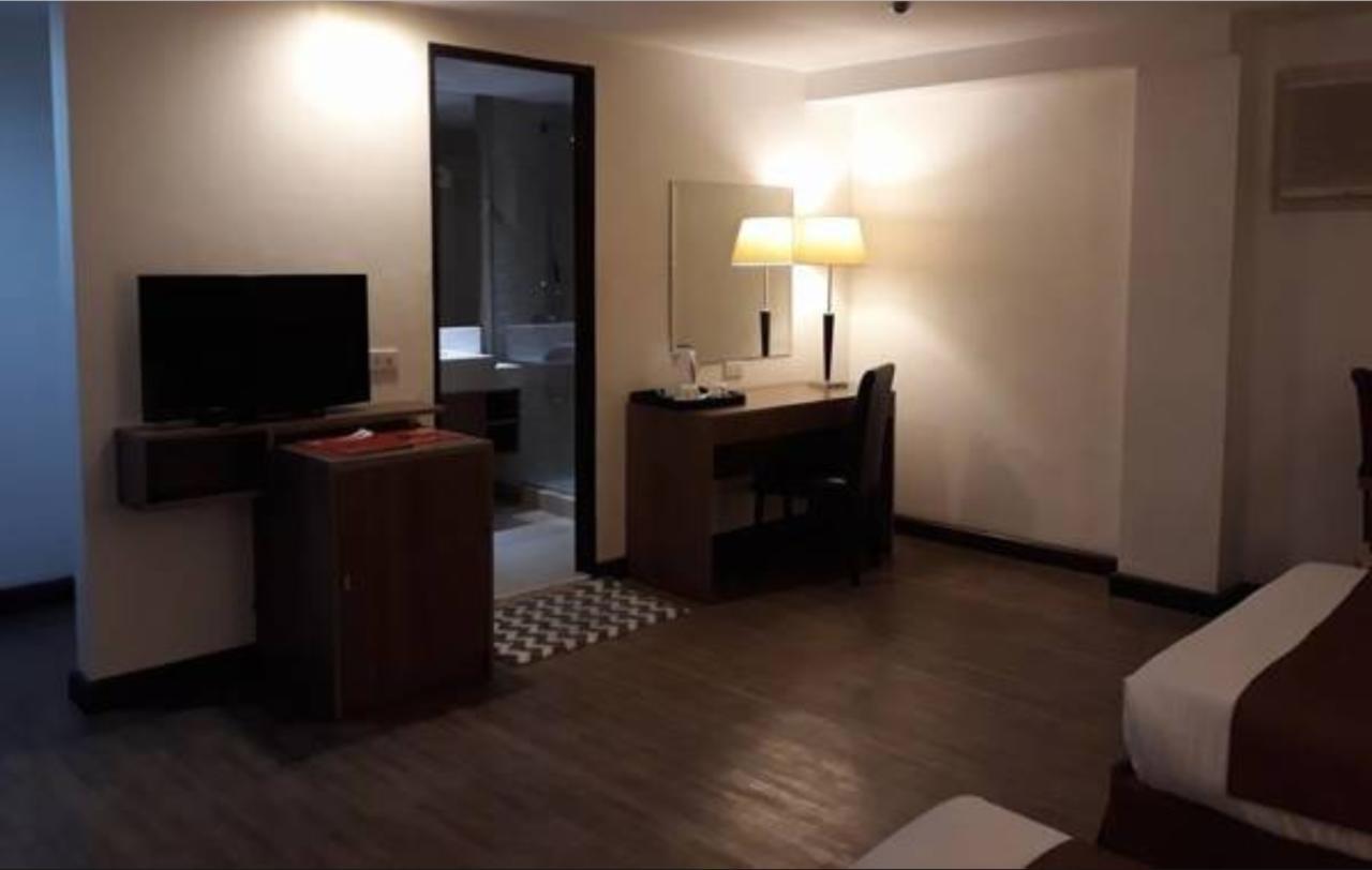Tyche Boutique Hotel Legazpi City Exteriör bild