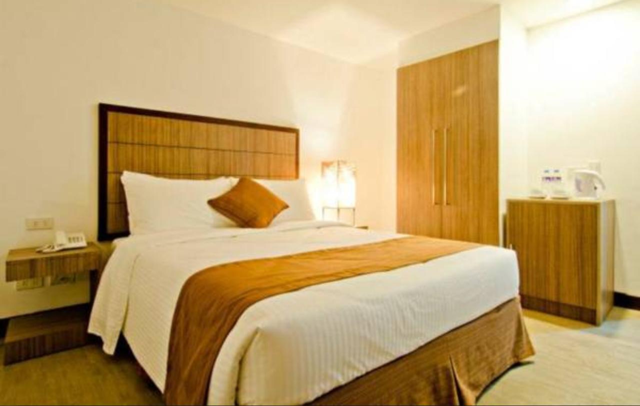 Tyche Boutique Hotel Legazpi City Exteriör bild
