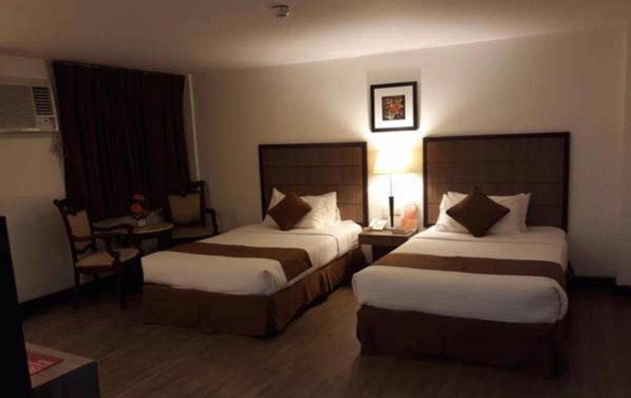 Tyche Boutique Hotel Legazpi City Exteriör bild