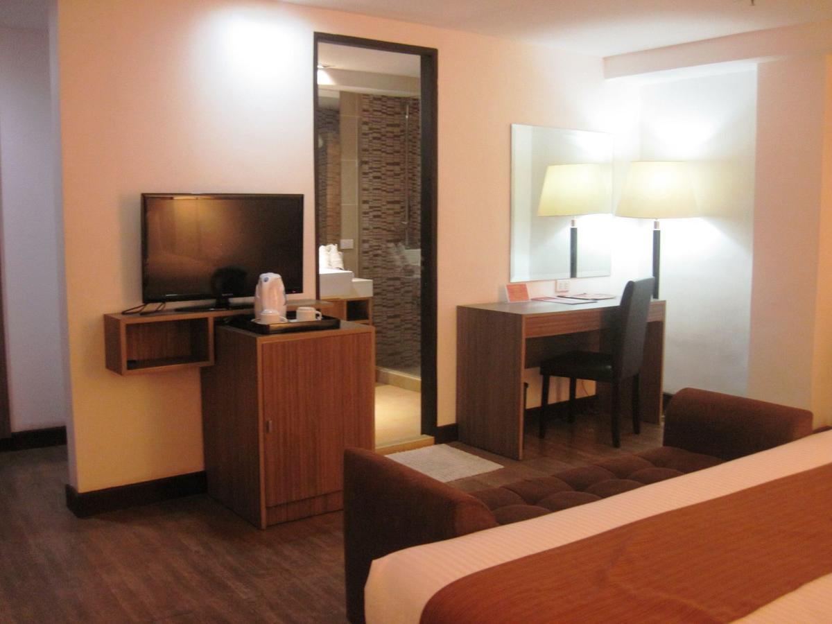 Tyche Boutique Hotel Legazpi City Exteriör bild