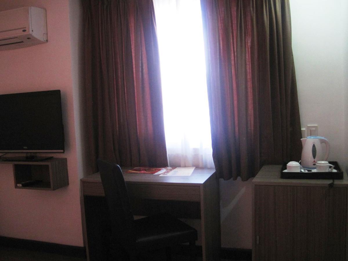 Tyche Boutique Hotel Legazpi City Exteriör bild